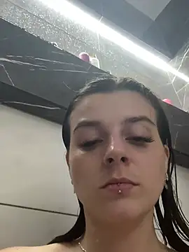 LilyIrons online show from June 21, 1:26 pm