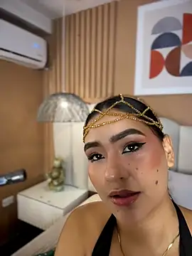 noa moon online show from June 5, 3:43 am