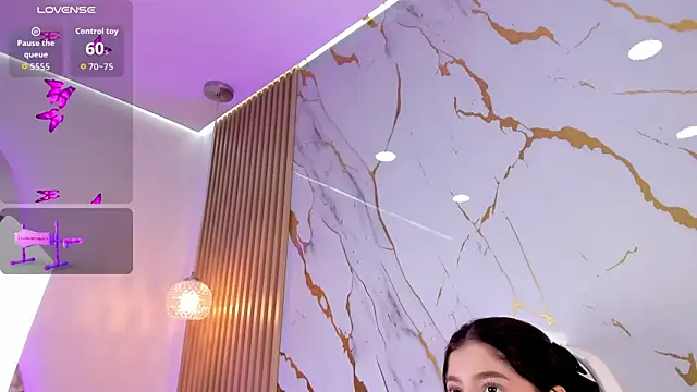 alissaowens  online show from November 29, 11:36 am