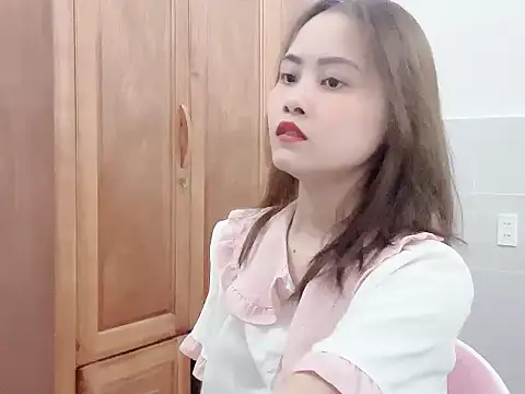 Truclynk1702 online show from October 6, 2:56 pm