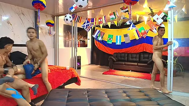 Bisexlifehot   online show from June 30, 10:20 pm