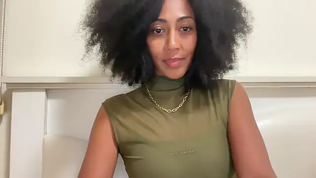 Snapshot of Vaylisse chatting on October 5, 4:34 pm Vaylisse online show from October 5, 4:34 pm