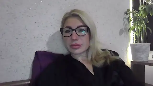 fox red lady7 online show from November 7, 7:30 pm