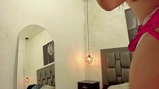 dakota roussee online show from December 17, 2:10 pm