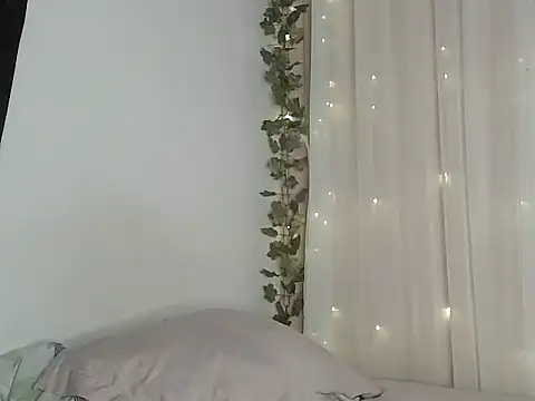 lishainparis18 online show from December 4, 2:08 pm