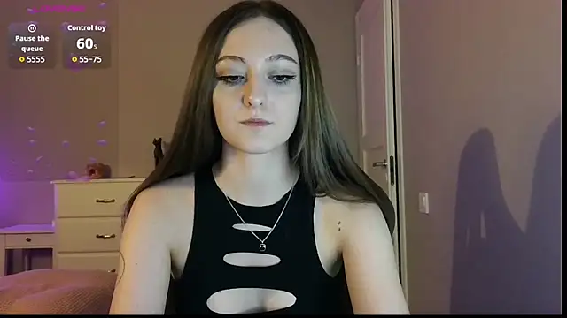 white liillyy online show from June 25, 8:32 pm