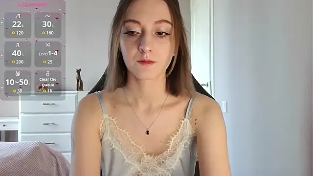 white liillyy online show from June 14, 10:48 am