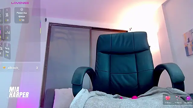 Mia HarperX  online show from November 6, 12:05 am