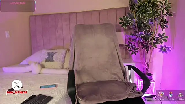 Mia mtnz02 online show from March 7, 4:08 am