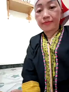 Snapshot of Exembin chatting on September 13, 5:04 am Exembin online show from September 13, 5:04 am