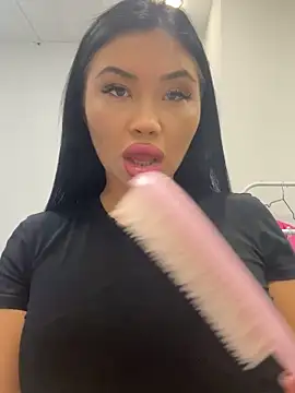 Snapshot of Mia_stepMOM chatting on September 27, 8:10 am Mia stepMOM online show from September 27, 8:10 am