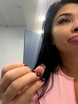 Snapshot of Mia_stepMOM chatting on October 16, 6:05 am Mia stepMOM online show from October 16, 6:05 am
