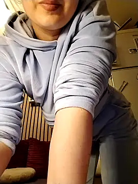 Mayaaaaaa  online show from March 10, 7:45 am