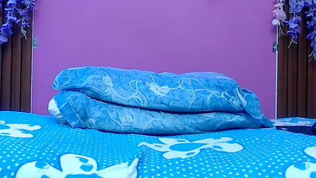 skinnybarbie022 online show from June 8, 1:28 am