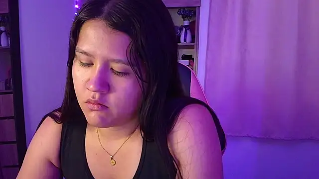 Oliviawatson1 online show from July 3, 12:22 pm