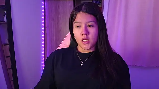 Oliviawatson1 online show from July 29, 12:38 pm