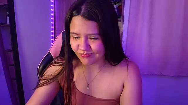 Oliviawatson1 online show from July 24, 12:25 pm
