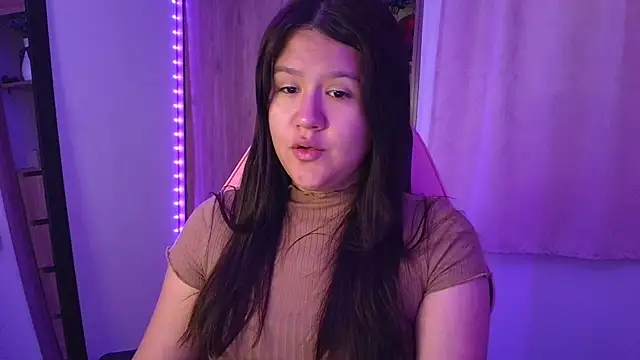 Oliviawatson1 online show from July 28, 12:12 pm