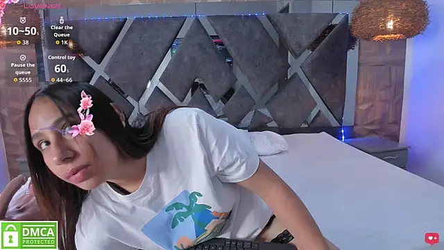 Selene  Lopez  online show from August 3, 7:52 pm