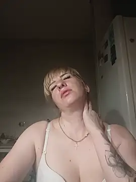 babyjessi online show from July 4, 9:00 pm