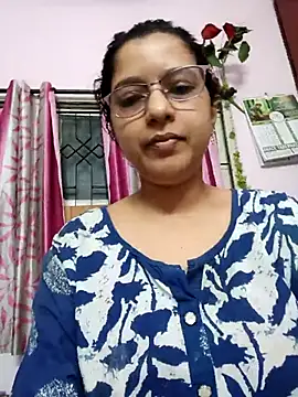 Snapshot of thanusi_2 chatting on September 11, 4:18 pm thanusi 2 online show from September 11, 4:18 pm