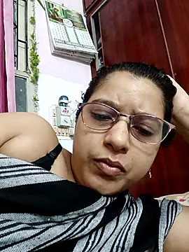 Snapshot of thanusi_2 chatting on September 12, 4:25 pm thanusi 2 online show from September 12, 4:25 pm