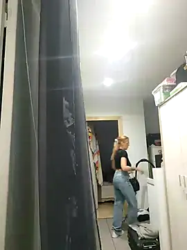 Snapshot of Mila_Luciphya chatting on September 16, 11:18 am Mila Luciphya online show from September 16, 11:18 am