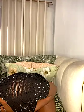 Snapshot of TinaFavourite chatting on October 18, 11:28 pm TinaFavourite online show from October 18, 11:28 pm