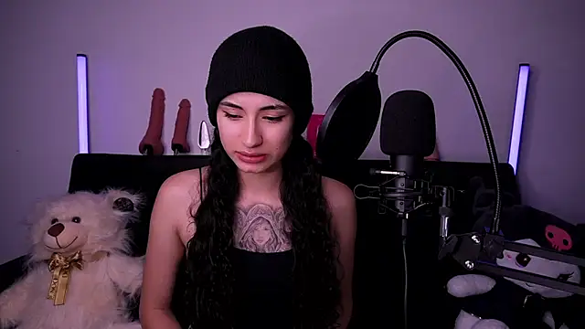Alynn Bri  online show from March 19, 1:54 am