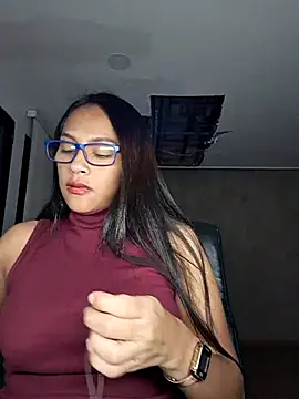 sarah garcia  online show from November 9, 1:56 am