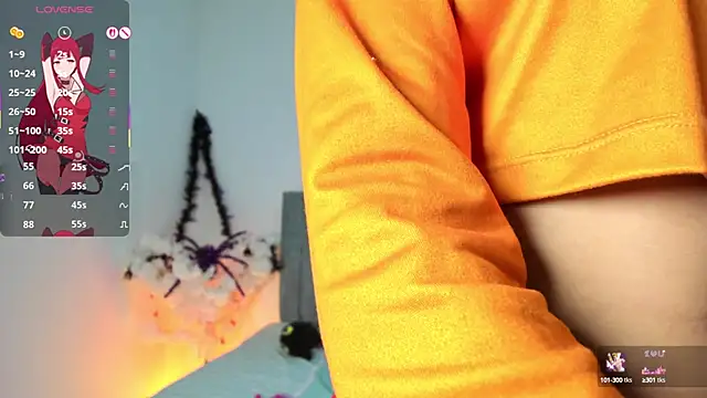 Snapshot of luxurykatty chatting on October 10, 12:04 am luxurykatty online show from October 10, 12:04 am