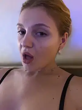 Emaline Fane online show from October 13, 5:26 pm