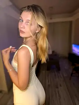 Emaline Fane online show from October 2, 4:45 pm