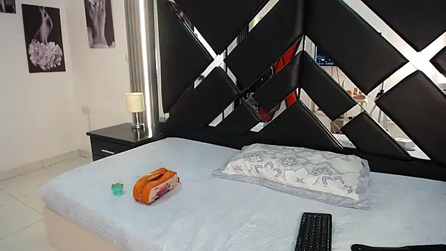 Mia garcia28 online show from January 8, 8:35 pm