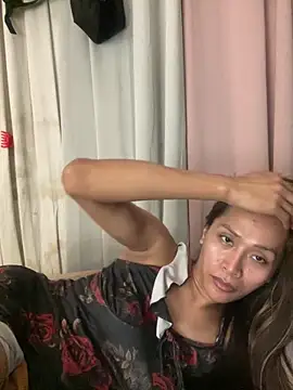 RomanticPearlTS online show from February 13, 2:30 pm