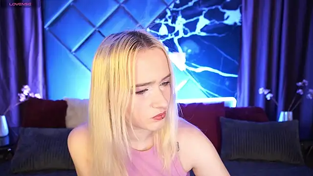 LilElfie online show from March 14, 12:33 am