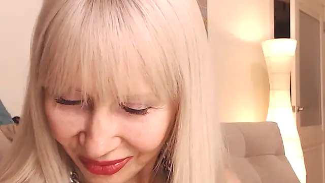 AlisaDeluxe online show from January 15, 1:22 am