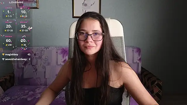 Snapshot of LuciaSenual chatting on October 18, 4:10 pm LuciaSenual online show from October 18, 4:10 pm