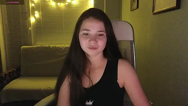 Snapshot of LuciaSenual chatting on October 12, 3:25 pm LuciaSenual online show from October 12, 3:25 pm
