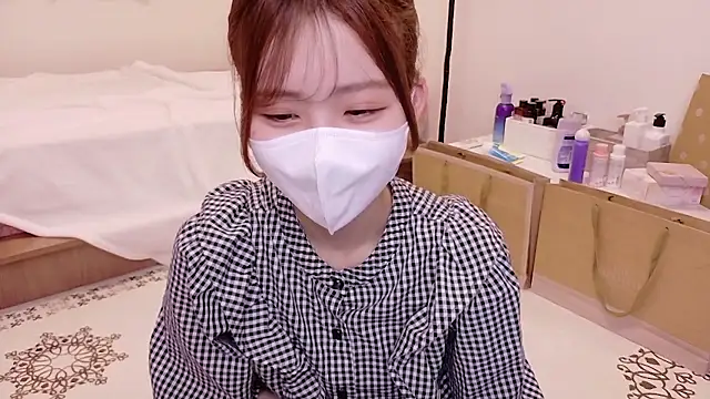Snapshot of Ema_o0_chan chatting on September 14, 11:41 am Ema o0 chan online show from September 14, 11:41 am