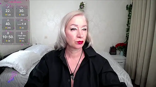 hunters woman online show from June 14, 4:51 pm