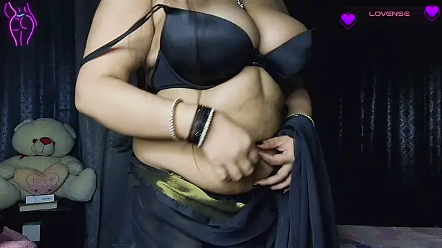 MissNasha online show from June 6, 9:15 am