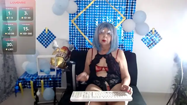 Snapshot of ruth_blue21 chatting on September 24, 3:11 pm ruth blue21 online show from September 24, 3:11 pm