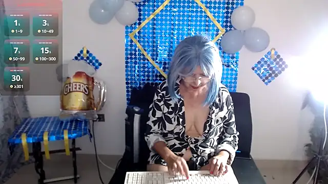 Snapshot of ruth_blue21 chatting on September 20, 11:36 pm ruth blue21 online show from September 20, 11:36 pm