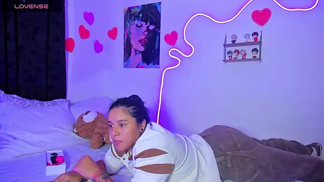 Dilan and Mia online show from April 29, 2:15 am