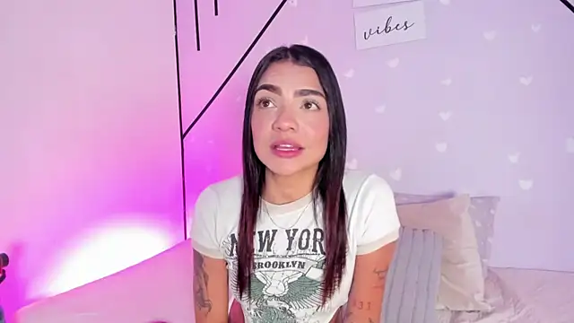 MiahCornell  online show from March 13, 7:59 pm