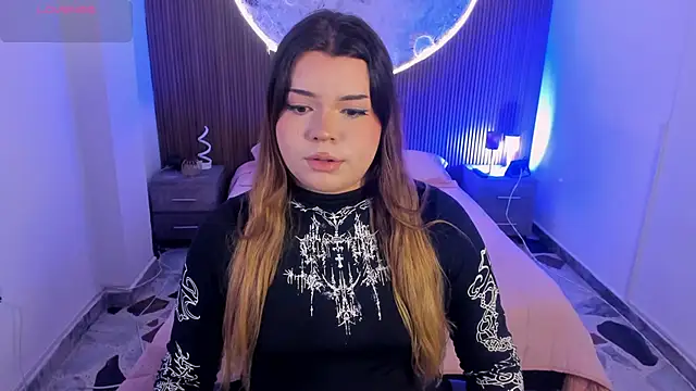 Maxxxine1 online show from May 2, 10:57 pm