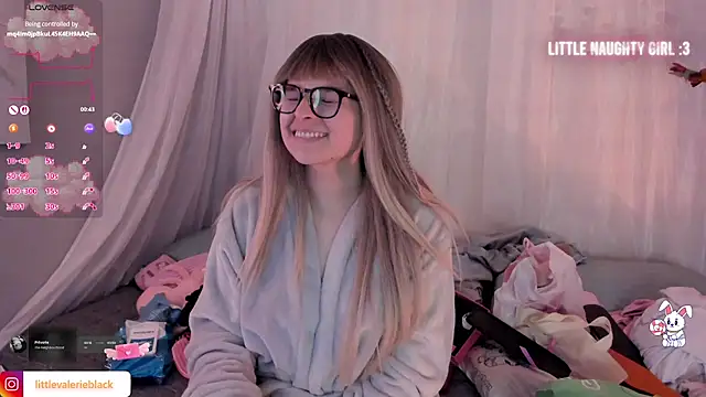 Aurora blaack online show from November 19, 4:12 am