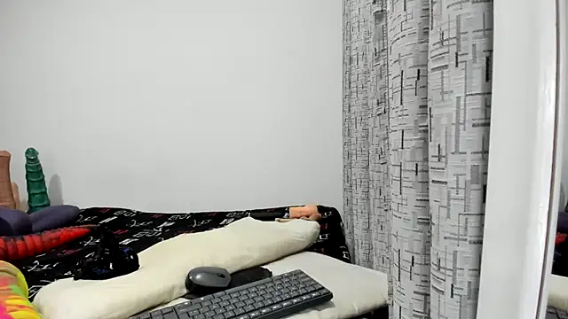 charlloteevans X online show from June 4, 2:43 pm