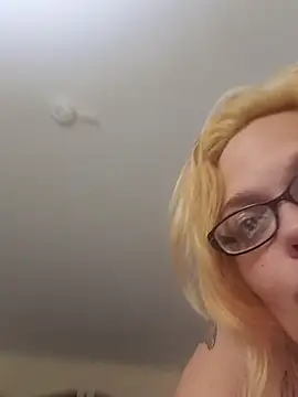 Jynxthefoxyfuck online show from November 4, 5:40 pm